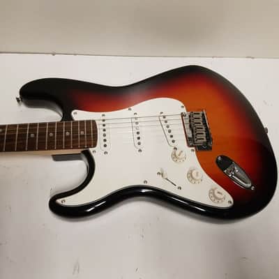 SQUIER by FENDER STRATOCASTER LEFTHAND image 5