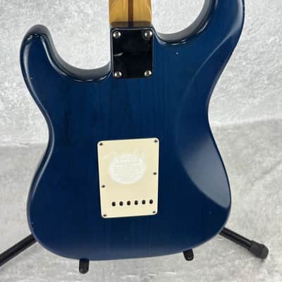 2002 Fender Highway One USA Stratocaster Sapphire Blue Transparent image 11