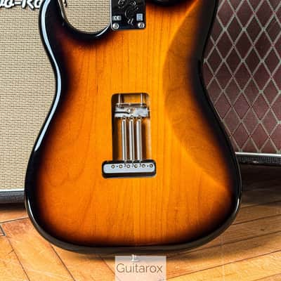 2016 Fender Eric Johnson Stratocaster 2 Tone SB image 11