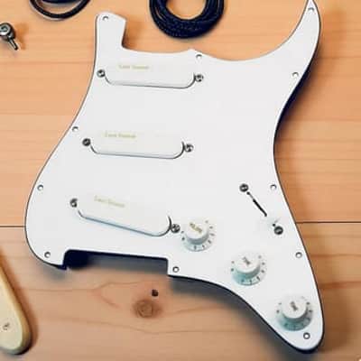 Lace Pickups Lace Sensor Gold Loaded Pickguard – 3 Ply – White, 21042-01 image 1