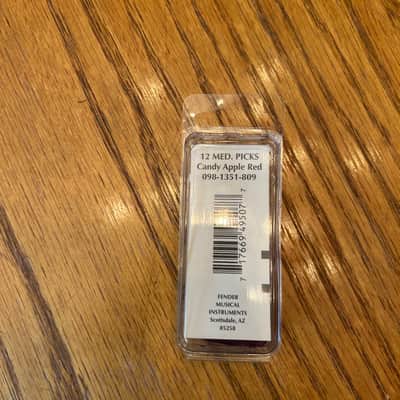 Fender California Clears 12 Medium Picks - Candy Apple Red - 098-1351-809 - 2000βs - Discontinued image 5