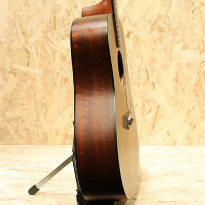 Taylor 320 2015 image 4