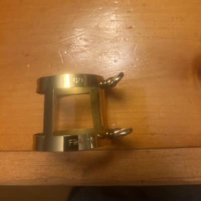 Vandoren LC 804 Baritone sax ligature 2023 - Brass image 3
