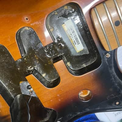 Fender American Standard Stratocaster with Maple Fretboard 1998 - 2000 - 3-Color Sunburst image 22