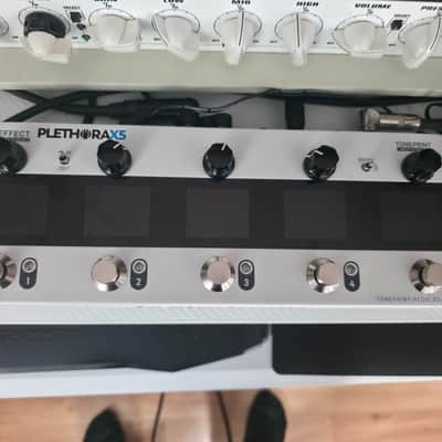 TC Electronic Plethora X5 TonePrint Multi-Effects Pedalboard 2020 - Present - White image 2
