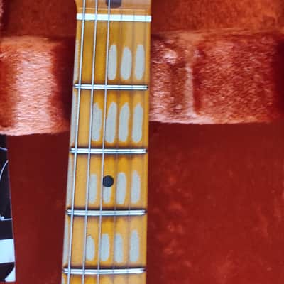 Fender Custom Shop 57 Stratocaster Relic 2015 - Vintage White Over Sunburst image 3