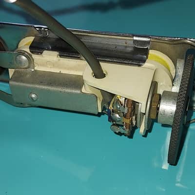 DeArmond Rch B Flat top round hole microphone pickup 1958-1960 - Chrome image 4