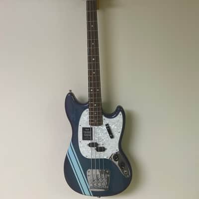 Fender Vintera II Mustang Bass - Burgundy (Blue) imagen 1