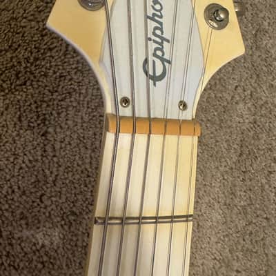 Epiphone Brendon Small Signature "Snow Falcon" Flying V 2017 - 2019 - Snow Burst image 9