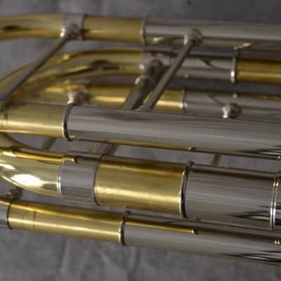 Trombon Bajo Shires Q36YR como nuevo image 22