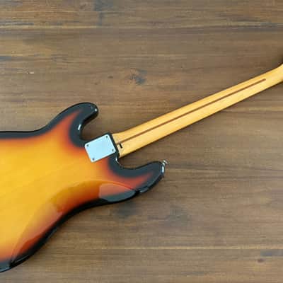 Fender Precision Bass, Three Tone Sunburst, MIJ, 2002 image 4
