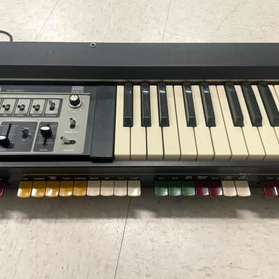 Roland SH-2000 37-Key Vintage Analog Preset Synthesizer (1970s) - Clean w/ Rare Original Yellow Velvet Case image 4