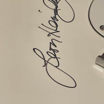 Fender  stratocaster / strat in olympic white signed by Jimi Hendrix 's Brother + a vintage hard shell fender case image 4