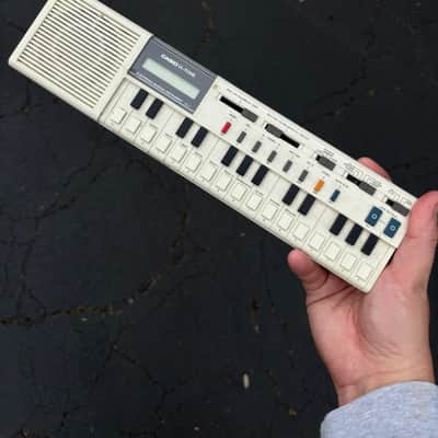 Casio VL-1 VL-Tone 29-Key Synthesizer Keyboard 1979 - 1984 - White