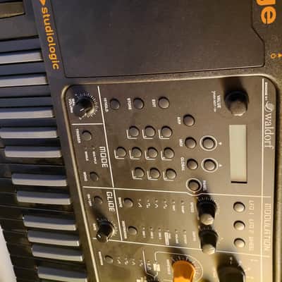 Studiologic Sledge 2.0 Black Edition - Polyphonic Virtual Analog Synth- Black