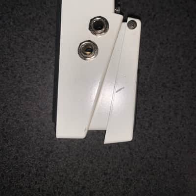 Boss TU-2 Chromatic Tuner (Dark Gray Label) 1998 - 2009 - White image 3