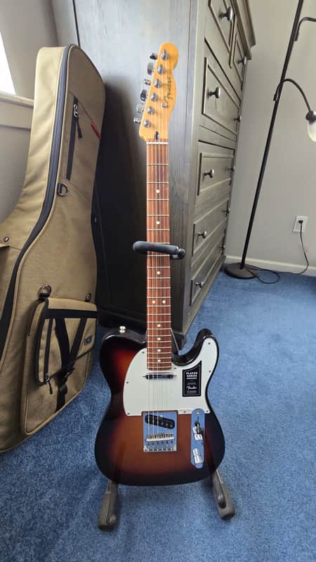 Fender Player Telecaster with Pau Ferro Fretboard 2018 - 2024 - 3-Color Sunburst image 1