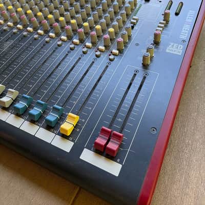 Allen & Heath ZED-16FX 16-Channel Mixer with Effects 2012 - Present - Black/Red image 2