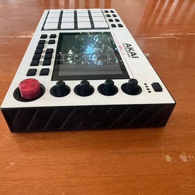 Akai MPC Live Standalone Sampler / Sequencer 2017 - 2020 - Black image 3