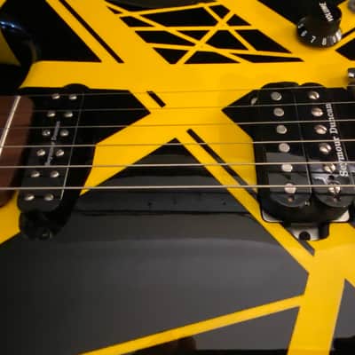 Bumblebee Yellow and Black EVH Build image 6