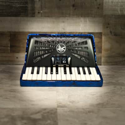 Hohner Bravo II 48 Accordion - Pearl Blue (BR48BLUE) image 4