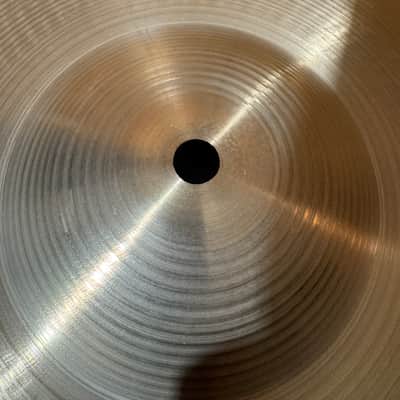Zildjian 17 inch A Medium-thin Crash Cymbal 2022 - Traditional finish image 3
