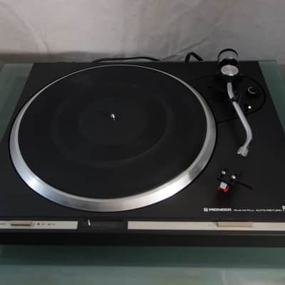 PIONEER PL-300X Direct Drive Turntable - Quartz PLL Auto-Return + Cartridge PIONEER PC-110 - Black image 3