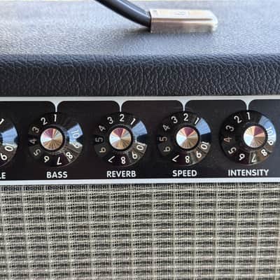 Fender ’65 Deluxe Reverb Reissue 22-Watt 1x12 Tube Combo 2004 - Black with silver tolex image 10