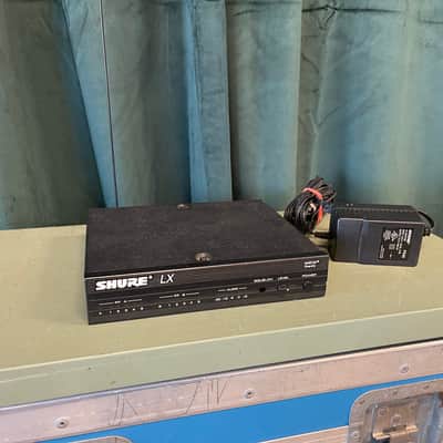 Shure LX4 Wireless receiver image 1