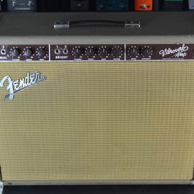 Fender '63 Vibroverb Reissue 40-Watt 2x10" Guitar Combo 1990 - 1995 - Brown Tolex image 2