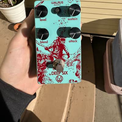 Walrus Audio Deep Six Compressor V1 Limited Edition - Diver 2016 - White / Black Diver image 7