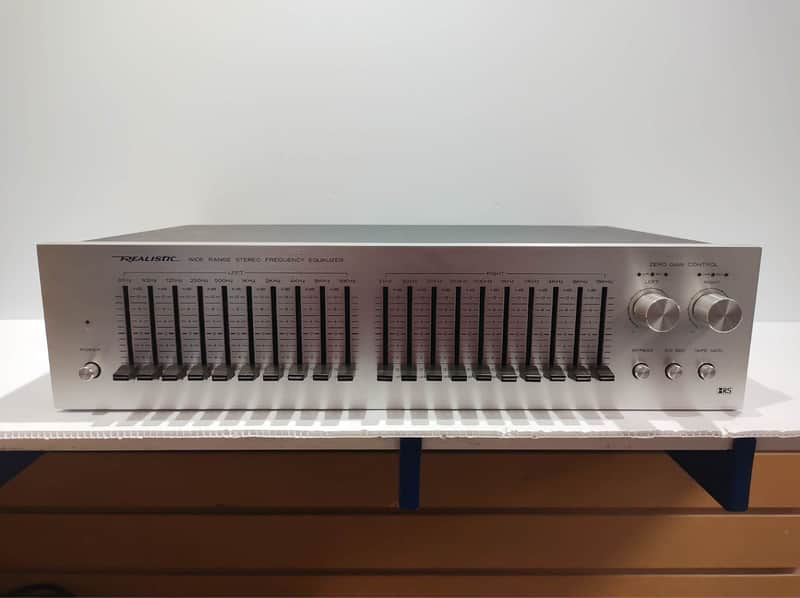 Realistic 31-2000A 10 Band Wide Range Stereo Frequency Graphic Equalizer image 1