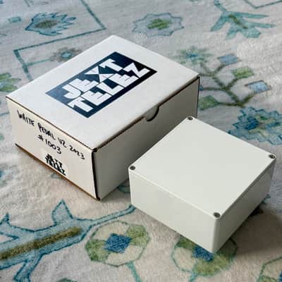 Jext Telez White Pedal Overdrive and Fuzz V2 (White with Red Knobs) image 3