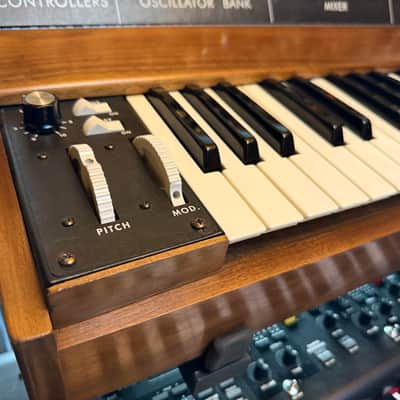 Moog Minimoog Model D Reissue 44-Key Monophonic Synthesizer (2016) 2016 - 2017 - Black / Wood image 10