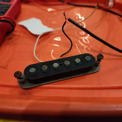 FENDER STRATOCASTER PICKUP 1976 grey bottom, rewound, reads 5.83 image 2