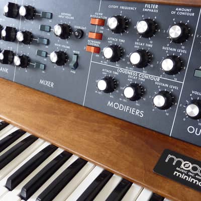 Moog Minimoog Model D 1975 - Serviced - Superb image 20
