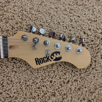 Squier Affinity Series Stratocaster with Rosewood Fretboard and RockJam Neck 2016 - 2018 - 2-Color Sunburst image 4