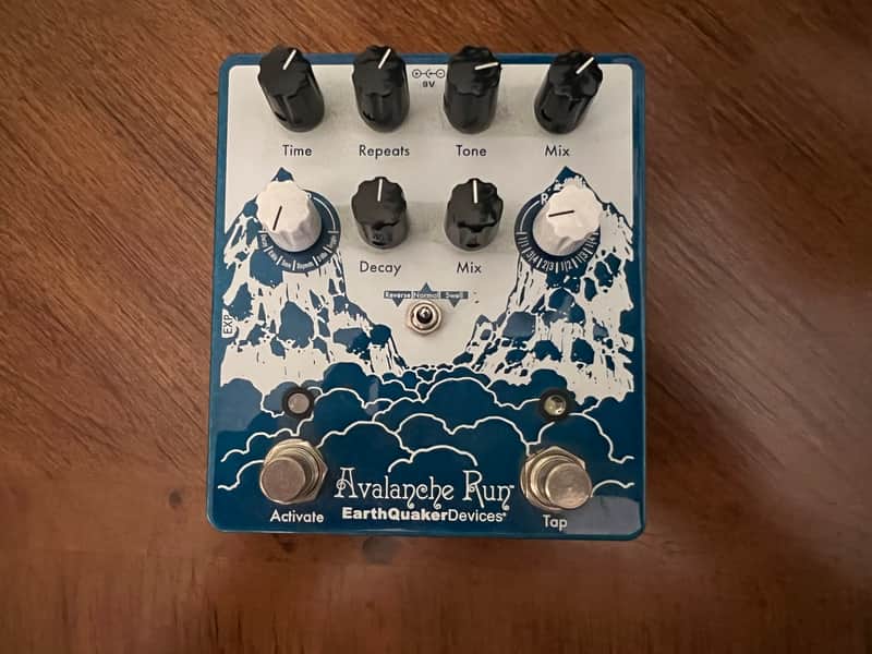 EarthQuaker Devices Avalanche Run Stereo Reverb & Delay with Tap Tempo V2