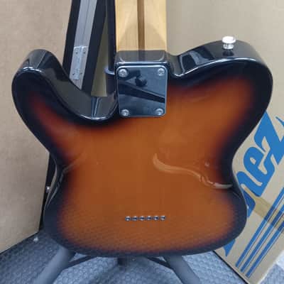 Fender California Fat Telecaster with Maple Fretboard (1997) in Sunburst w/hardshell case image 5