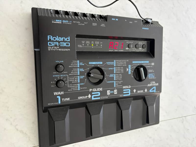 Roland GR-30 Guitar Synthesizer 1996 - 2000 - Black image 1