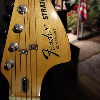 Fender Stratocaster with Maple Fretboard 1978 - 1981 - Sunburst image 9