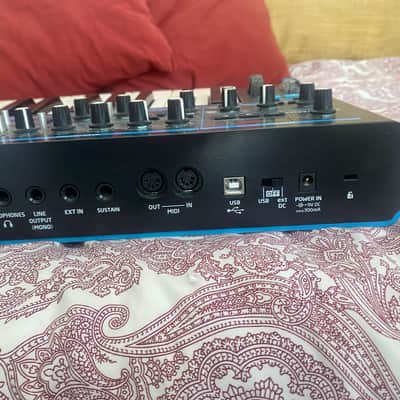 Novation Bass Station II 25-Key Monophonic Synthesizer image 4