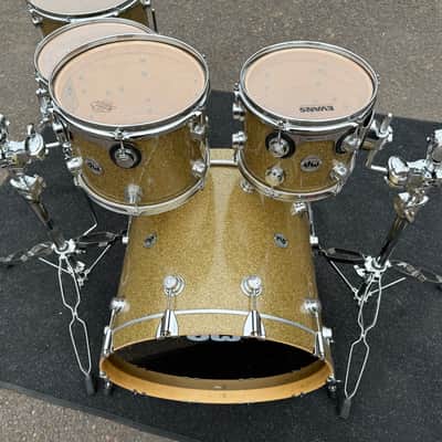 DW Collector’s Maple SSC Gold Glass 5 Piece Drum Set image 13