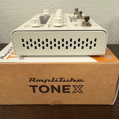 IK Multimedia ToneX Pedal Limited Edition 2024 - White image 4
