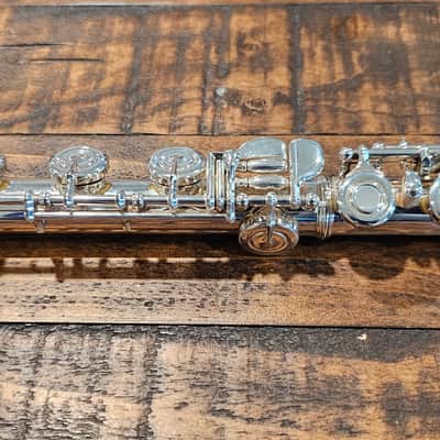 Yamaha YFL-372 Intermediate Flute with C-Footjoint 2010s - Silver-Plated, Open hole with removable plugs, gold plated silverhead 925 mouthpiece image 4
