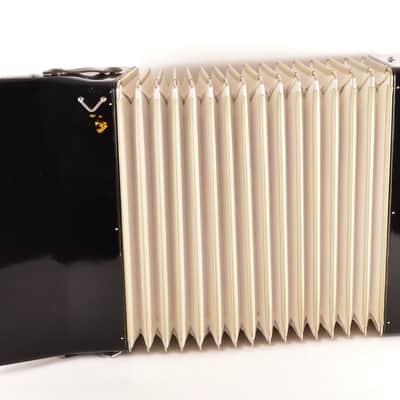 Immagine Top German Made Accordion Weltmeister Amigo 80 bass,8 sw.+Original Case+Straps~Akkordeon~Fisarmonica - 8