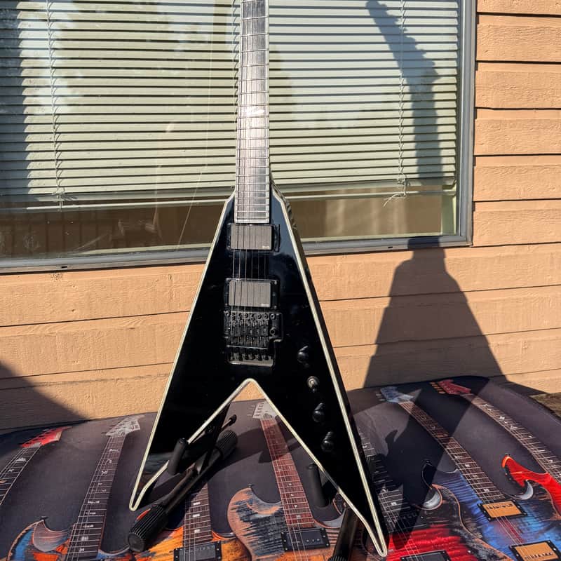 2008 B.C. Rich Jr. V NJ Deluxe Neck Through Korean EMG Reverse Headstock Black Onyx