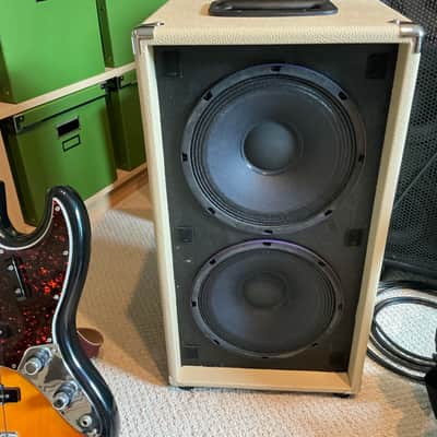 Low Down Sound 2x10 sealed bass cabinet 2026 - Crème Tolex image 2