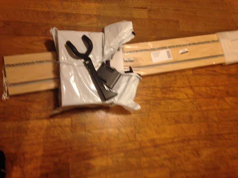 Diamond Life GUITAR HANGER MX HSS148.MPL Maple image 1