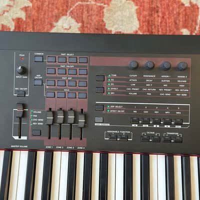 YAMAHA S90 XS 88-Key Synthesizer Stage Piano image 5
